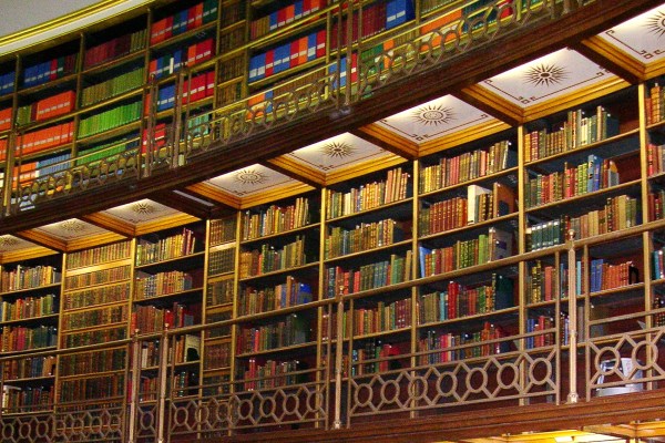 The British Library welcomes me to London, December 2005