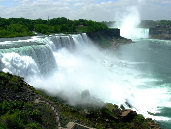 Niagara Falls, the USA and Canada, May 2009