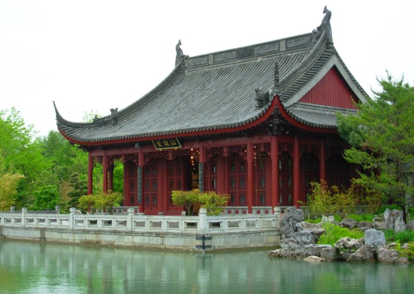 A snapshot of serenity at the Montreal Botanical Garden, May 2009