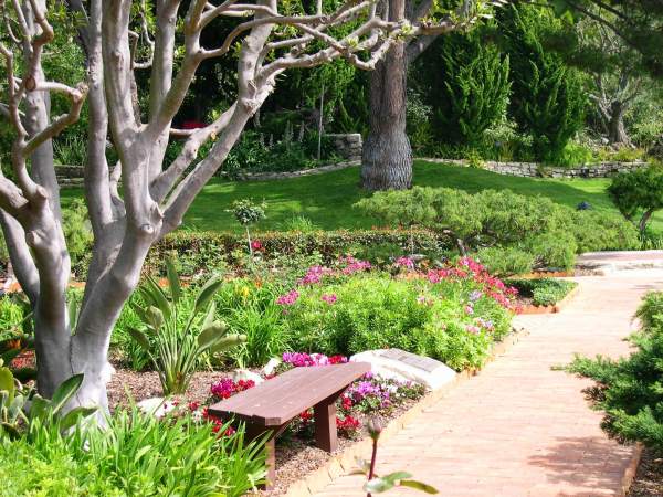 Palos Verdes, California -- one of countless free pleasures awaiting you! March 2004