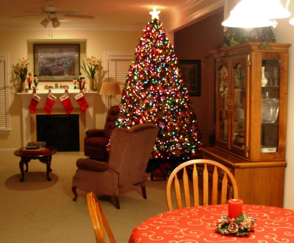 Come on in - the party will be starting soon! Yorktown, December 2006