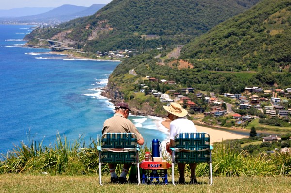 "Retired picnic at Otford Lookout" by Alex Proimos, Sydney, Australia CC-BY-2.0, via Wikimedia Commons