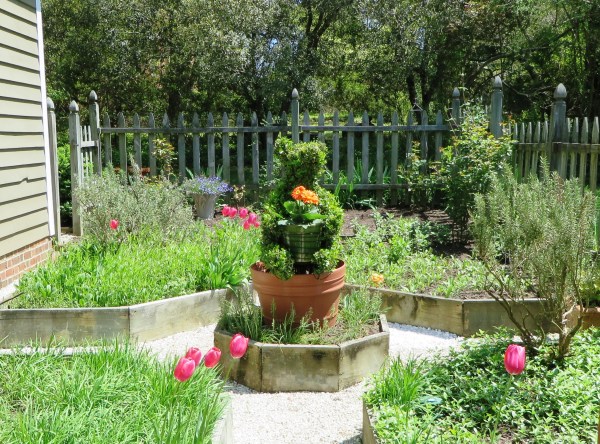 Yorktown garden stroll,April 2015